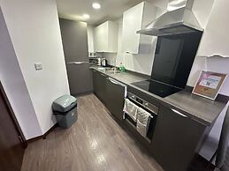 Elegant 1BR Gem Near NEC & Resorts World
