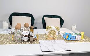 Chic Apartment in Manchester Sleeps 5