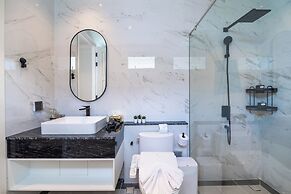 FIFTH ELEMENT pool villa by NLA