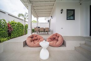 FIFTH ELEMENT pool villa by NLA