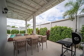 FIFTH ELEMENT pool villa by NLA