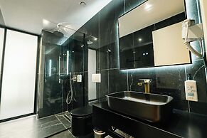 Cuni Luxury Hotel