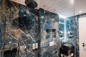 Cuni Luxury Hotel