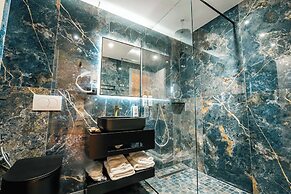 Cuni Luxury Hotel