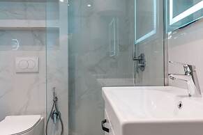 Cuni Luxury Hotel