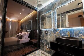 Cuni Luxury Hotel