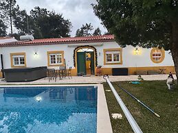 Casa Vimeiro Sleeps 2 With Pets