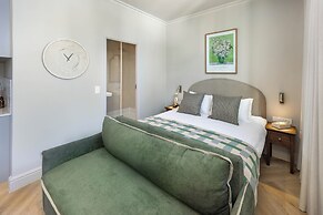 Charles Hope Boutique Hometel