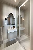 Charles Hope Boutique Hometel