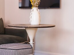 Charles Hope Boutique Hometel