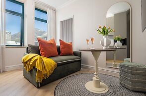 Charles Hope Boutique Hometel