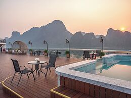 Indochine Grand Lan Ha Bay
