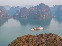 Indochine Grand Lan Ha Bay