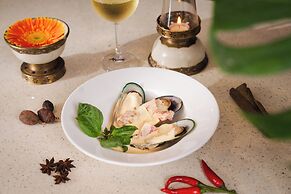 Indochine Grand Lan Ha Bay