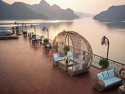 Indochine Grand Lan Ha Bay