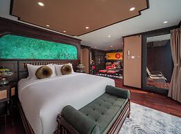 Indochine Grand Lan Ha Bay