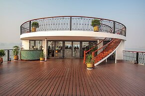 Indochine Grand Lan Ha Bay