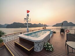 Indochine Grand Lan Ha Bay