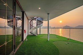 Indochine Grand Lan Ha Bay