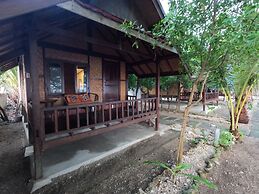 Maryan Moyo Bungalows and resto