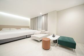HOTEL GRAND PARIS