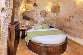 ARIEN CAVE SUITES