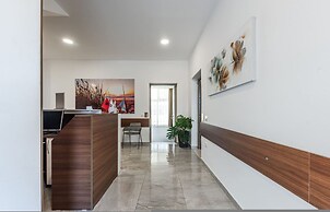 Stylish Studio With Spacious Balcony -trendafili