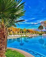 Seaside Apartment With Resort Access - Margarita
