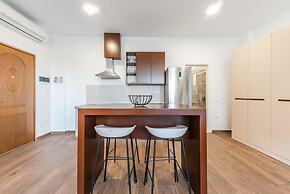 Modern Studio by the Beach - Orkidea