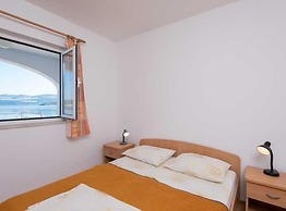 Spacious and Cozy Seafront Apartments