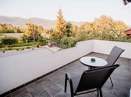 Mountain Serenity Rooms