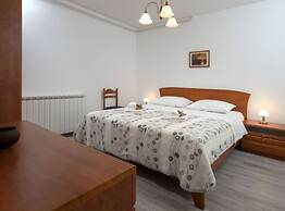 Ena Apartments