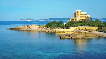 Cozy Apartment Near Alghero's Seafront