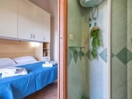Cozy Flat Just Steps From the Beach