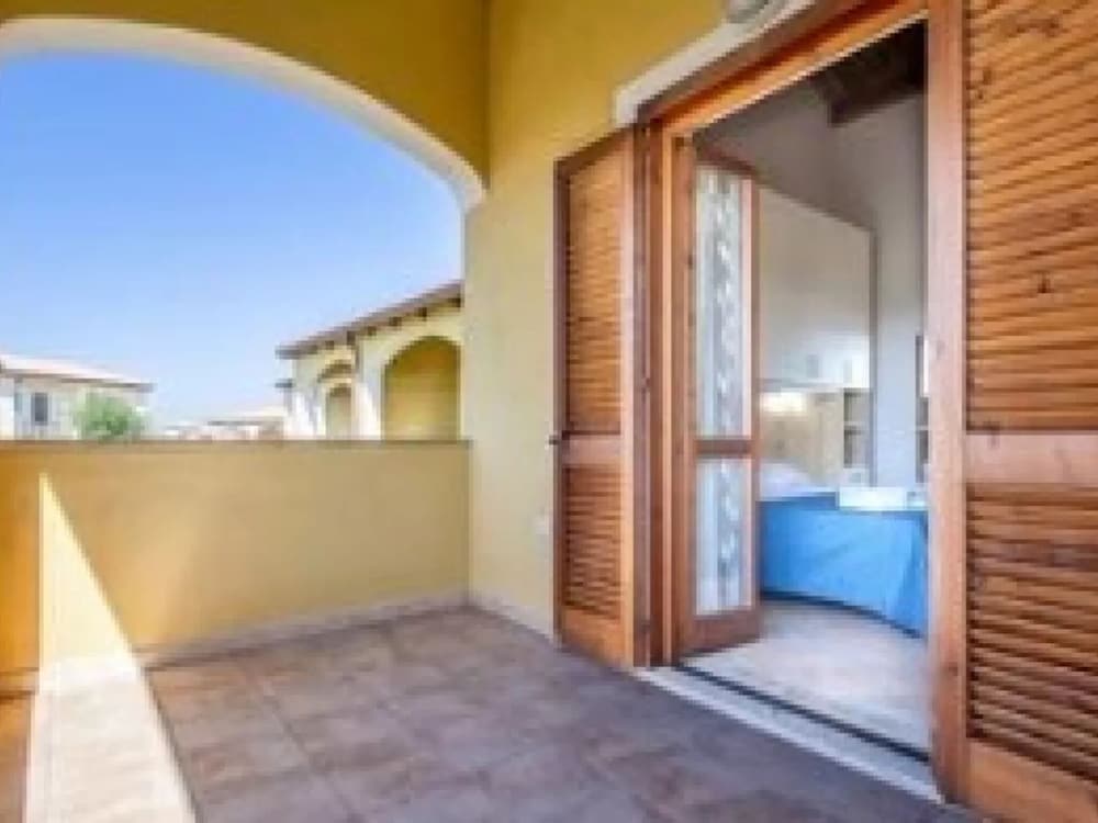 Cozy Flat Just Steps From the Beach