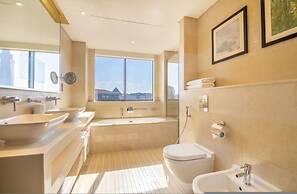 Elegant 3BR With Pool Near Wafi Mall Dubai Frame