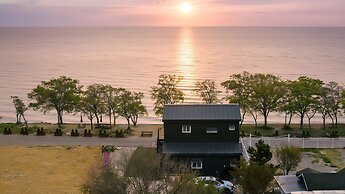 Yeongheungdo Sunset Spa Pension