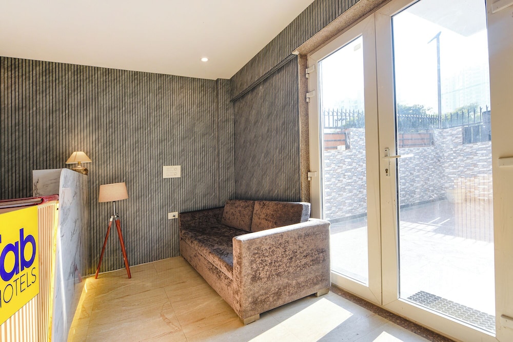Fabhotel Ar Suites