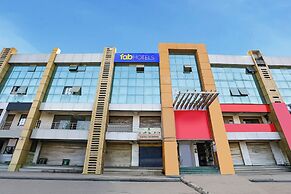 Fabhotel Raj Villa