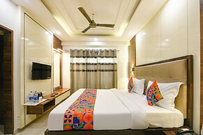 Fabhotel Just Inn