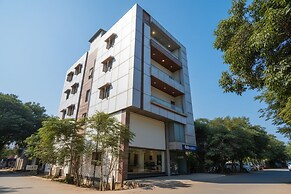 Fabhotel Just Inn