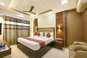 Fabhotel Just Inn