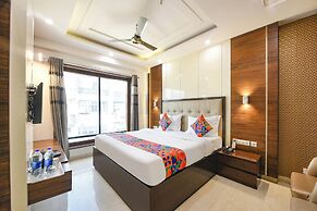 Fabhotel Just Inn