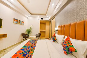 Fabhotel Tree House