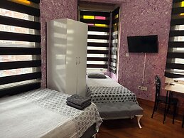 Taksim Cinar Suit
