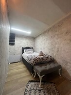 Taksim Cinar Suit