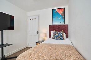 Host Stay Honeysuckle Gardens