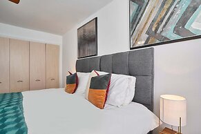 Host Stay Snowdrop Crescent I