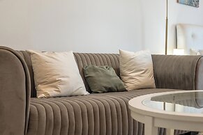 Studio with Canal Views by Bespoke