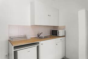 Nikolas Apartments